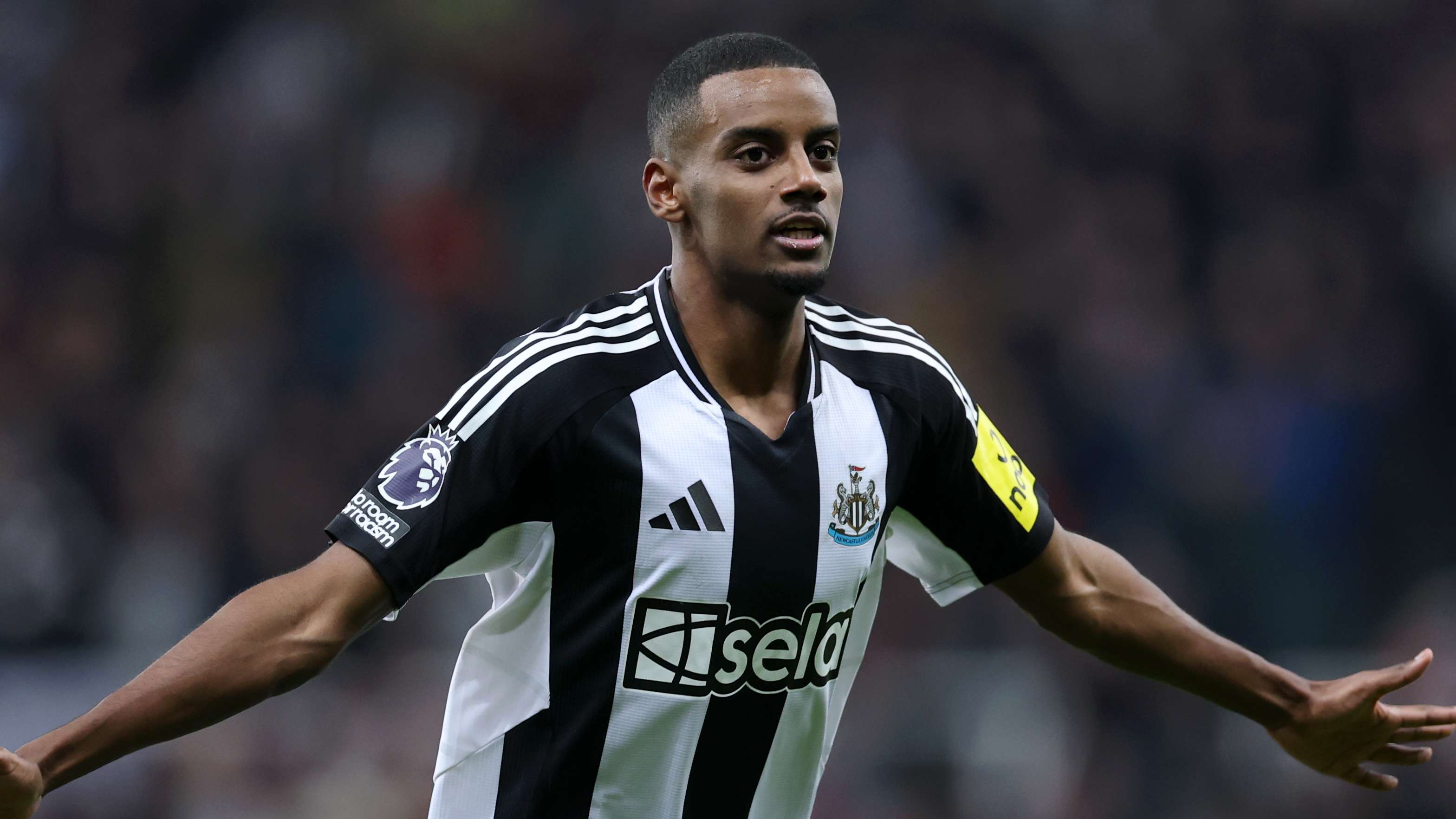 亦通过与球 亦通过与球