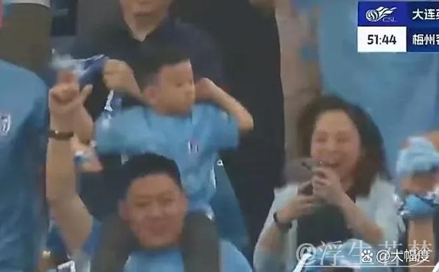 朱鹏宇接马莱莱助攻破门 大连英博战胜梅州客家 朱鹏宇接马莱莱助攻破门 大连英博战胜梅州客家